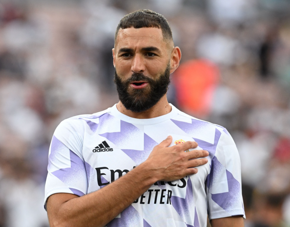 包含荷兰爆冷巴西，本泽马绝境逆转的词条