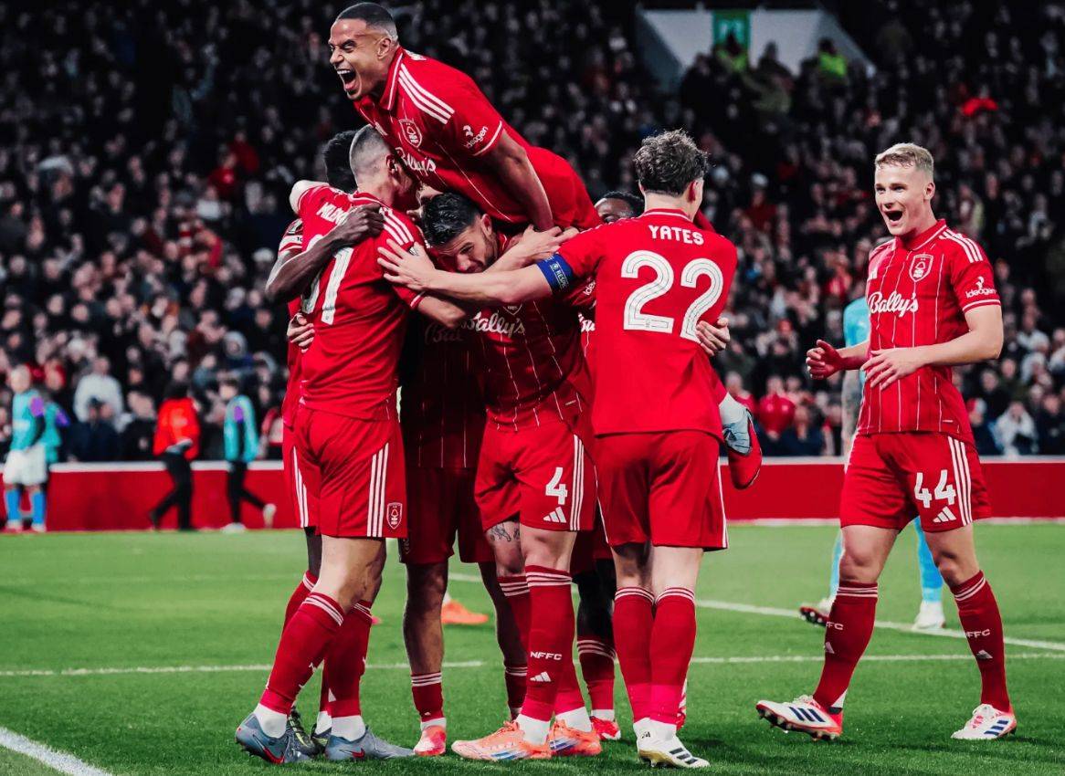 利物浦大比分获胜，连胜劲旅