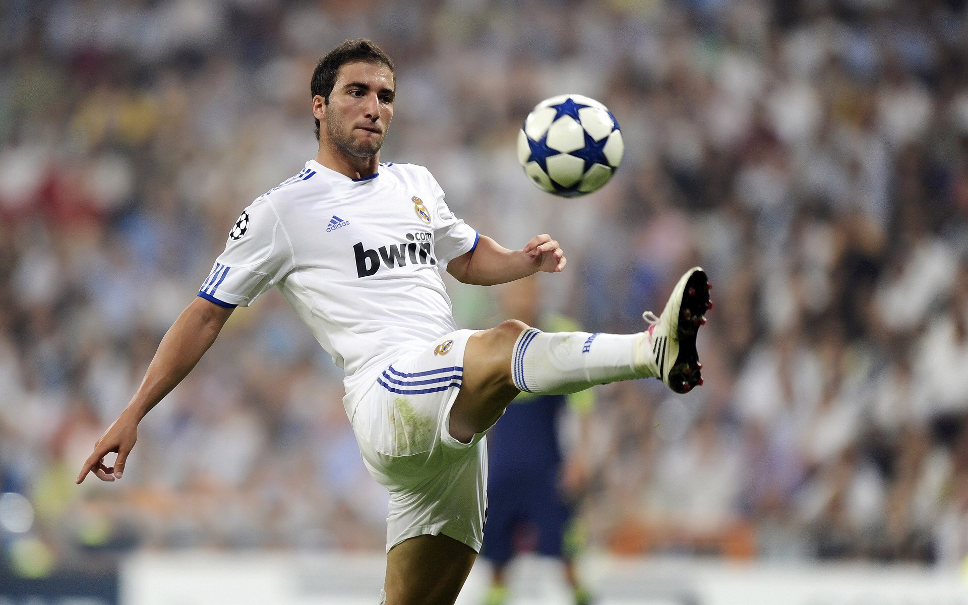 当突尼斯遇上摩纳哥，穆勒的存在感如何拉满绿茵场？